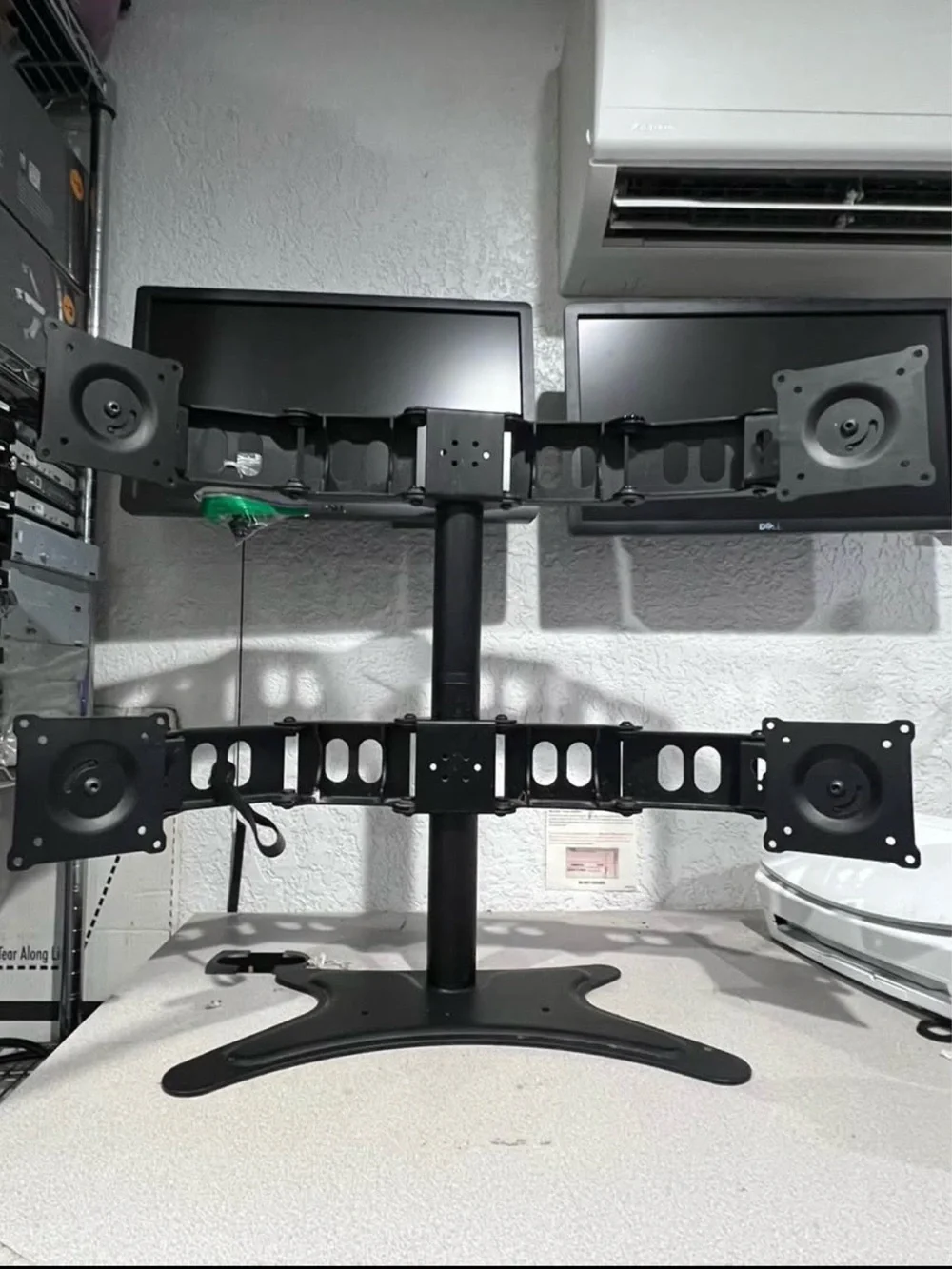 DELL Adjustable 4-Screen Monitor Stand - Black